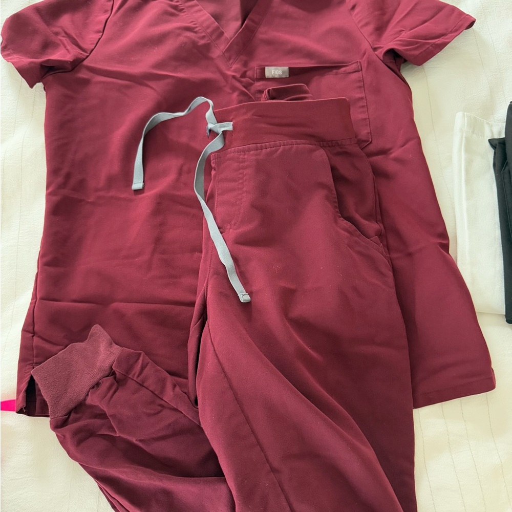 Burgundy Figs Scrub Set with jogger bottoms